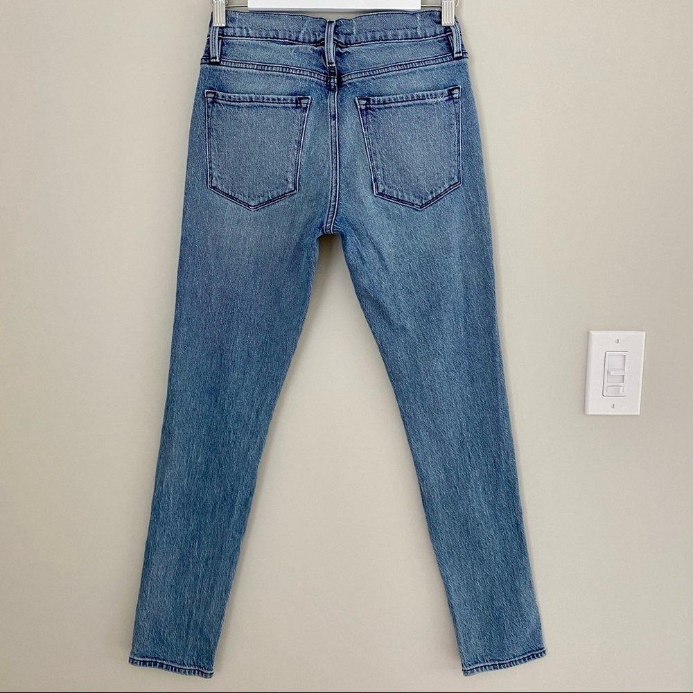 Frame Le Garcon Distressed
Jeans Size 23 Beldon Rips Mid Rise
Straight Fit - Picture 6 of 16